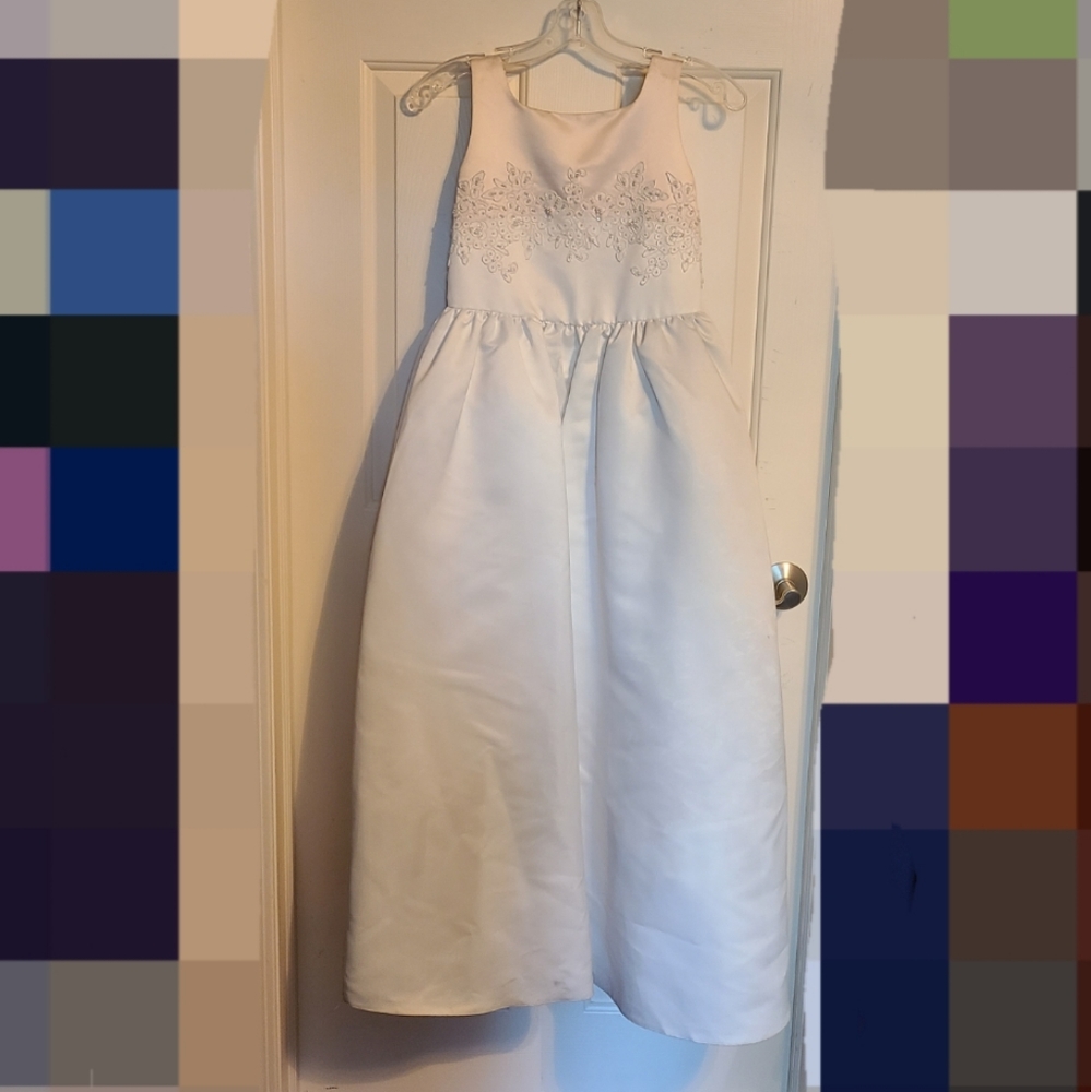 Off-white Junior Bridesmaid/Flower Girl Dress